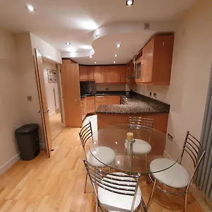 Apartment Canary Wharf, E14 9ne, London